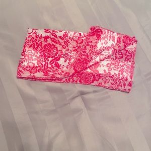 Pink and White Silk Feel Scarf 🌺